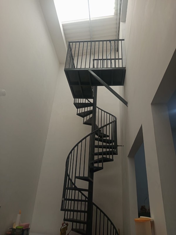 Dijual Cepat! Rumah Modern Hadap Utara di Dian Regency 2, Surabaya Timur