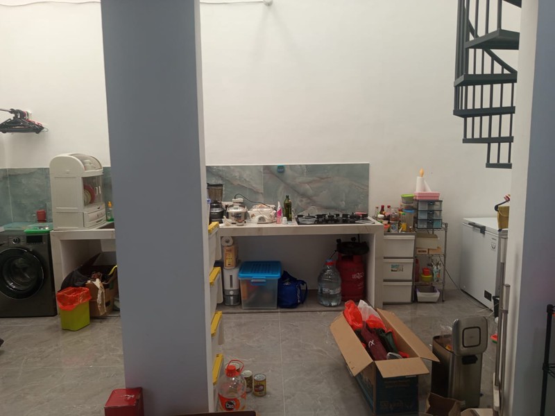 Rumah Modern 2 Lantai di Kawasan Eksklusif Dian Regency 2, Surabaya