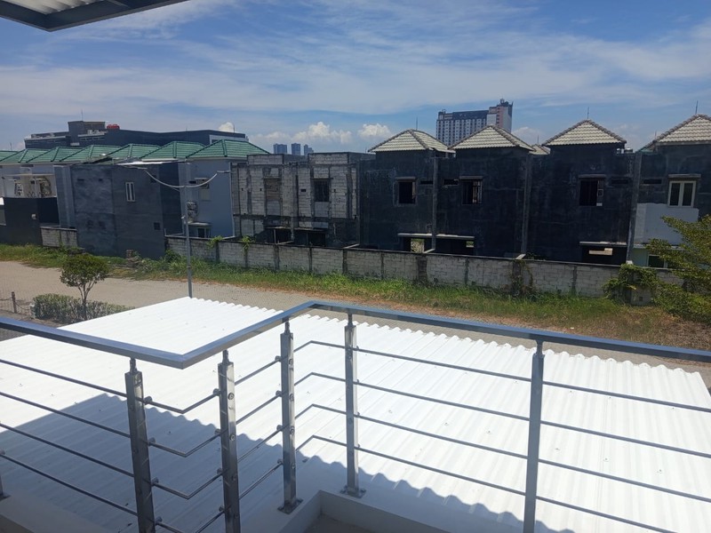 Rumah Modern 2 Lantai di Kawasan Eksklusif Dian Regency 2, Surabaya