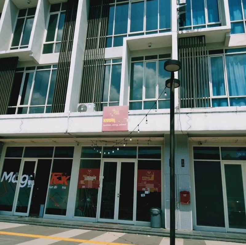 Disewakan Ruko 3 lantai di Northwest Citraland Surabaya