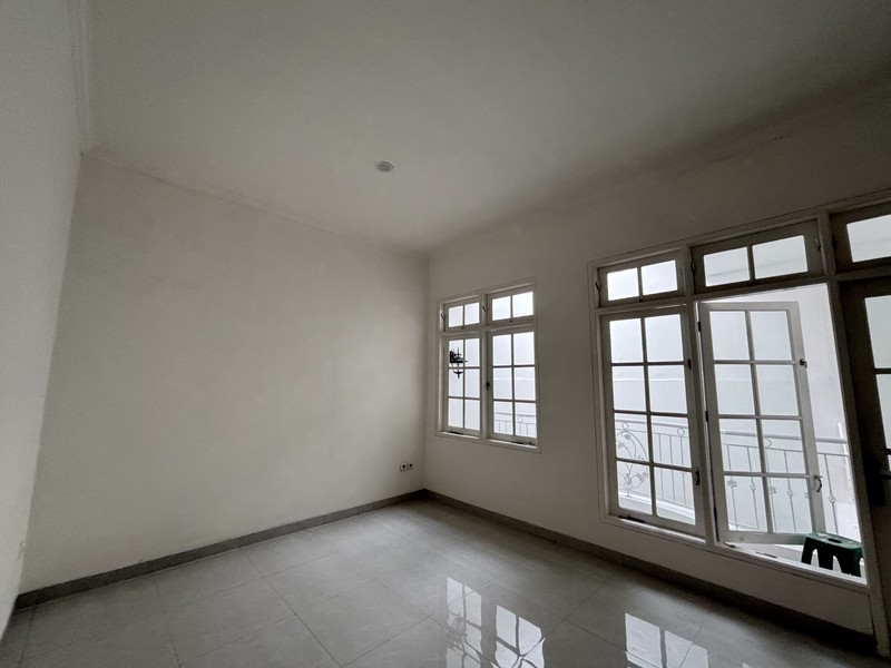 Rumah Kokoh 2 Lantai Siap Huni di Kota Wisata Cibubur