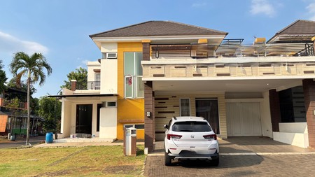 Rumah Besar posisi Hoek di Cluster Premium Kota Wisata Cibubur  