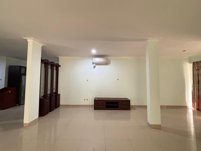 Rumah Besar posisi Hoek di Cluster Premium Kota Wisata Cibubur  