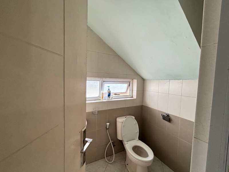 Rumah Besar posisi Hoek di Cluster Premium Kota Wisata Cibubur  