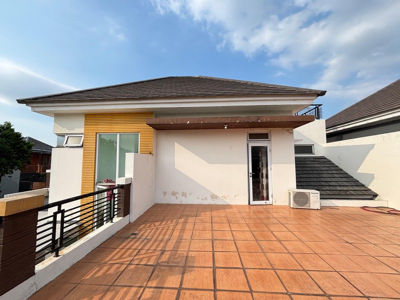 Rumah Besar posisi Hoek di Cluster Premium Kota Wisata Cibubur  