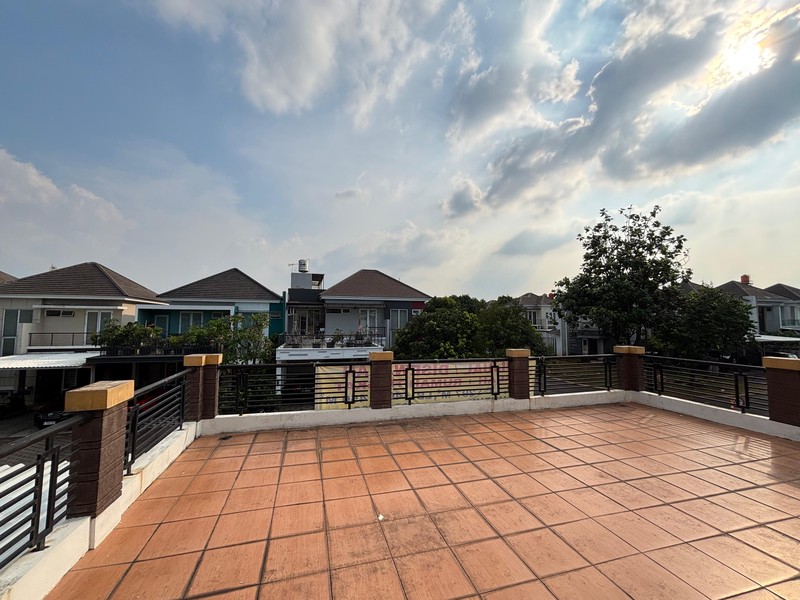 Rumah Besar posisi Hoek di Cluster Premium Kota Wisata Cibubur  