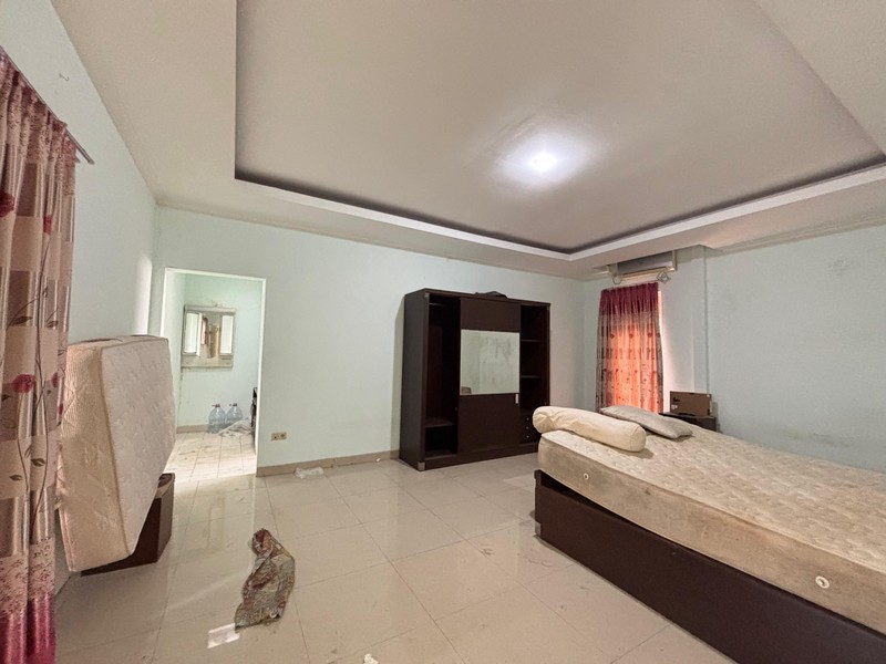 Rumah Besar posisi Hoek di Cluster Premium Kota Wisata Cibubur  