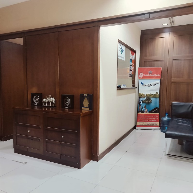 Office Gandaria 8 Gandaria City , luas 50 m2, semi fitted, direct access ke Mall Gandaria City, bebas rute ganjil-genap, 15 menit ke Senayan