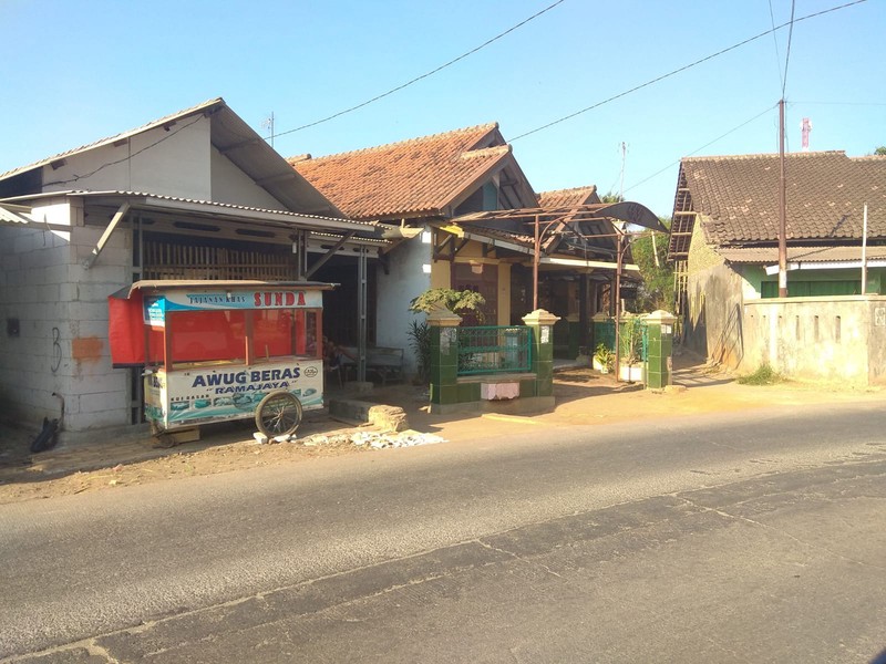 Rumah Siap Huni Dekat Jalan Raya Di Karawang