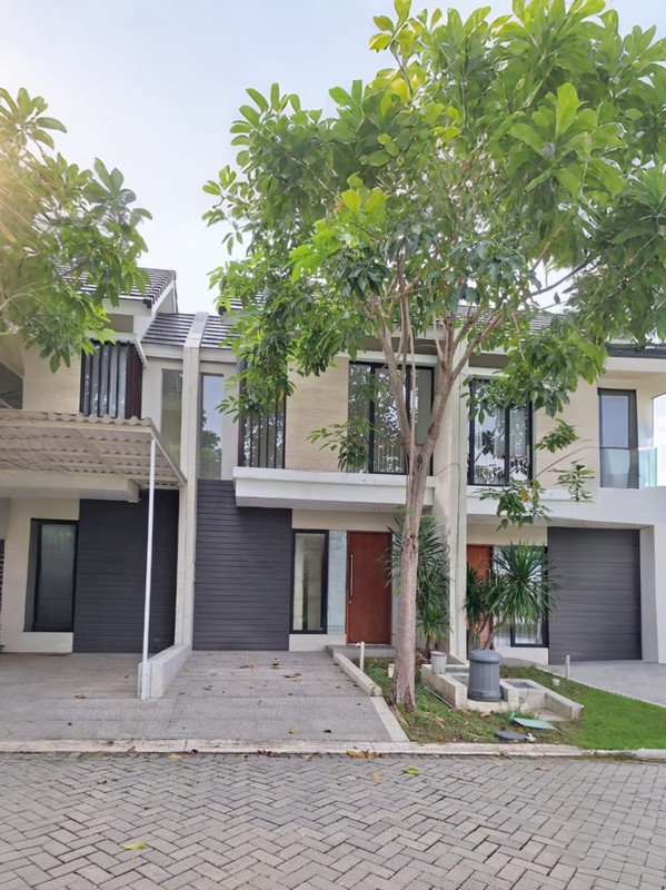 Dijual Rumah 2 lantai Murah Bagus di Northwest Lake Citraland Surabaya Barat - Termurah Se-Cluster!