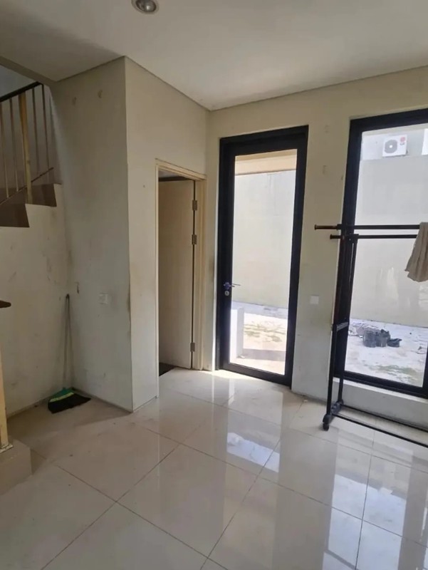 Dijual Rumah 2 lantai Murah Bagus di Northwest Lake Citraland Surabaya Barat - Termurah Se-Cluster!