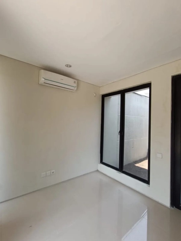 Dijual Rumah 2 lantai Murah Bagus di Northwest Lake Citraland Surabaya Barat - Termurah Se-Cluster!