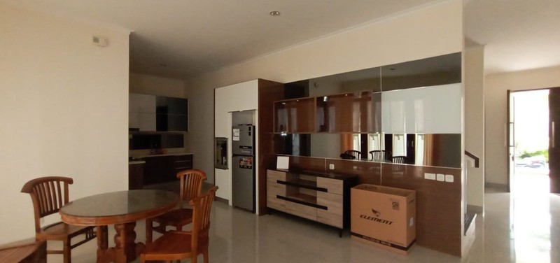 HUNIAN MEWAH DESAIN MODERN DI PERUM BALE MULIA RESIDENCE.