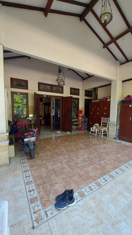 Hunian Keluarga Modern 2 Lantai di Rungkut Asri Utara - 388 meter persegi, Harga Nego
