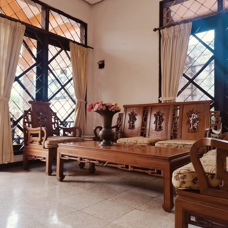 Rumah lama di Jalan Daha luas : 350 m2, berjakark 1,5 km ke SD AL Azhar  6 Jaka Permai, 2 km askses tol beca kayu