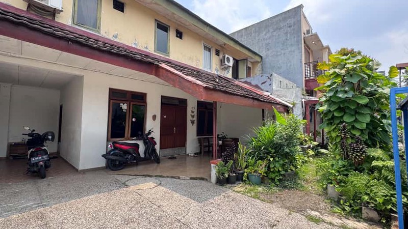 Dijual rumah kos 8 kamar di  gandaria utara jakarta selatan 