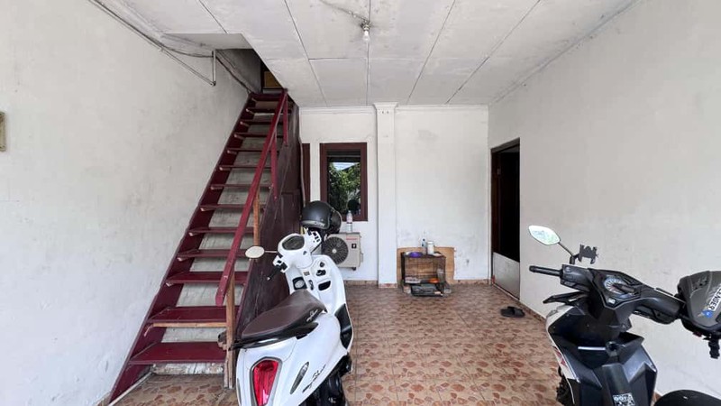 Dijual rumah kos 8 kamar di  gandaria utara jakarta selatan 