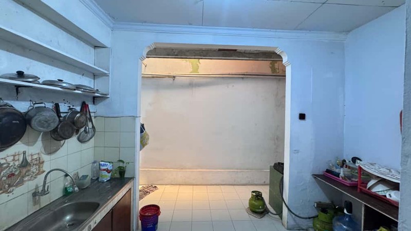 Dijual rumah kos 8 kamar di  gandaria utara jakarta selatan 