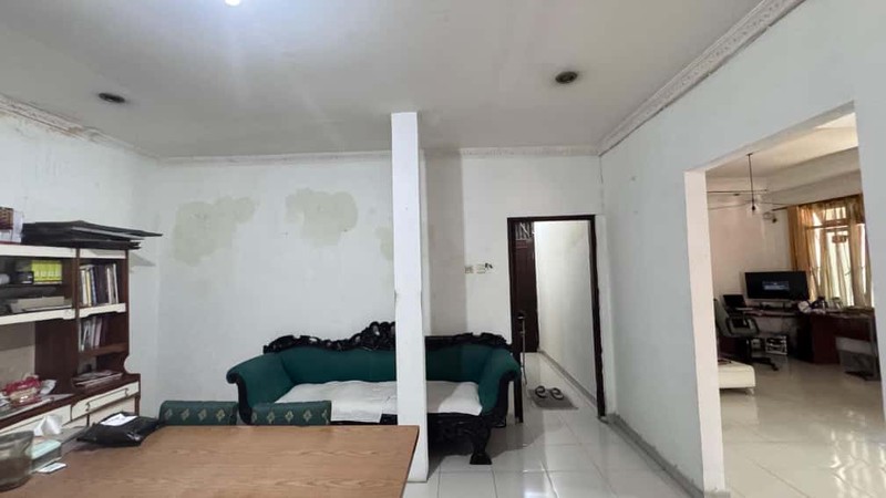 Dijual rumah kos 8 kamar di  gandaria utara jakarta selatan 