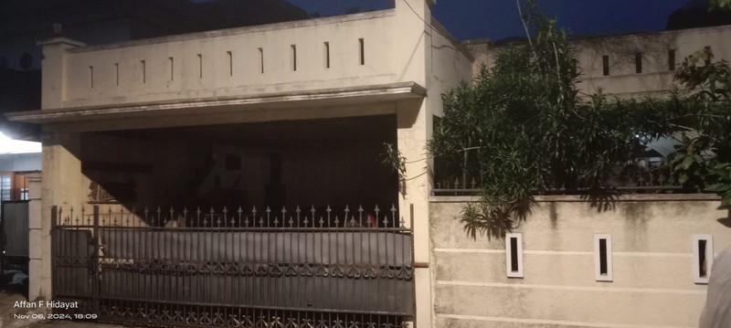 DIJUAL MURAH! Rumah Tua Hitung Tanah di Gudang Peluru, Tebet, Jakarta Selatan - Lokasi Strategis Anti Banjir!  