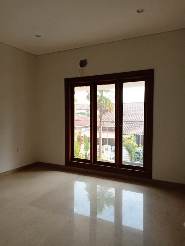 Rumah Baru minimalis , Bagus, Strategis, Pool, Mewah di Pangkalan jati