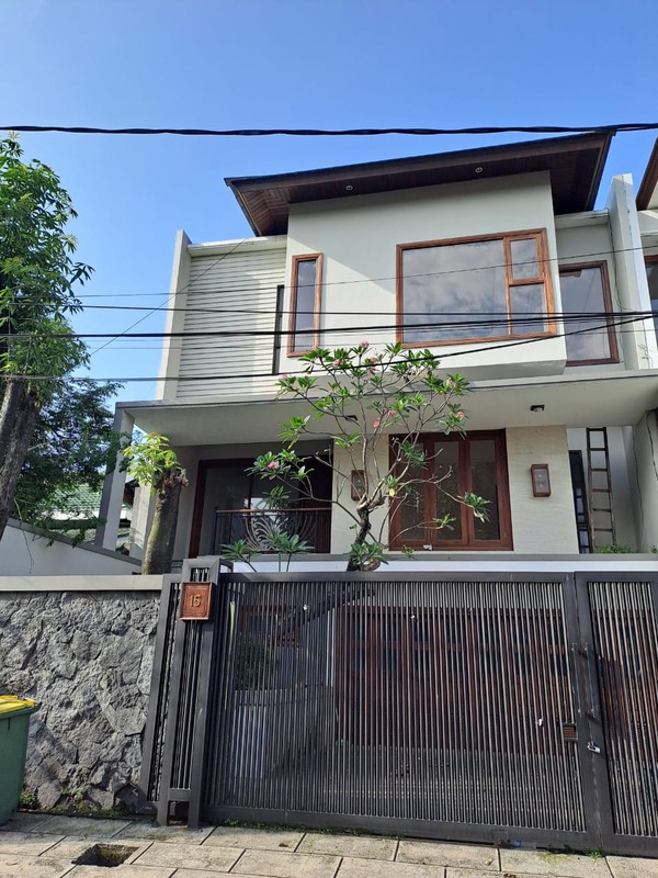 Rumah Baru minimalis , Bagus, Strategis, Pool, Mewah di Pangkalan jati