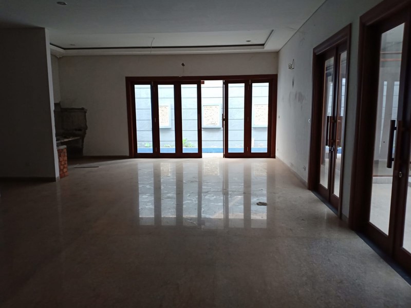Rumah Baru minimalis , Bagus, Strategis, Pool, Mewah di Pangkalan jati