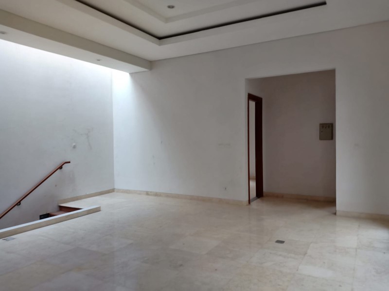 Rumah Baru minimalis , Bagus, Strategis, Pool, Mewah di Pangkalan jati