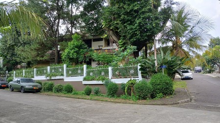 Rumah Taman luas di Puri Cinerr, murah, jual cepat, di lingkungan Asri 