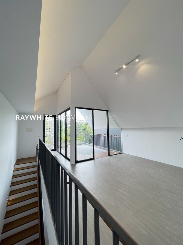 Brand New Townhouse Modern Area Arco Kemang