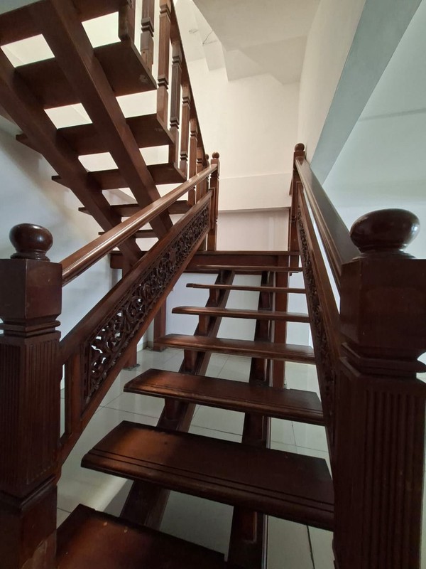 Rumah dijual lokasi Premium di Kelapa Gading cocok untuk rumah tinggal yang nyaman atau silent office yang elegant.