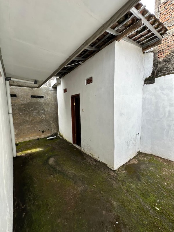 Dijual Rumah Luas 300 Meter Persedi Lokasi Strategis Ngringo, Jaten, Karanganyar 