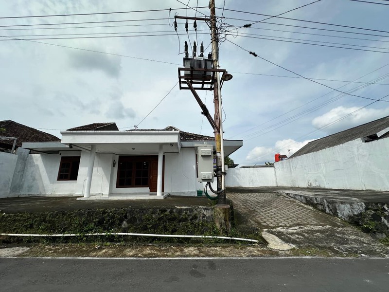 Dijual Rumah Luas 300 Meter Persedi Lokasi Strategis Ngringo, Jaten, Karanganyar 