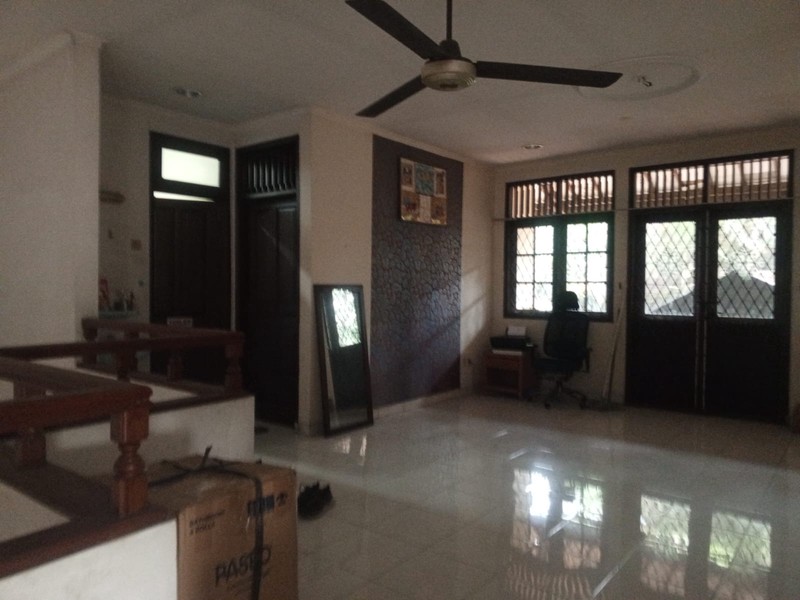 HUNIAN ASRI DAN NYAMAN SERTA LUAS DI PANGKALAN JATI, CINERE,  DEPOK