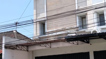 Ruko 3 Furnish Lantai Strategis Lokasi Dekat SD Kanisius Gayam 1, Pakualaman, Yogyakarta