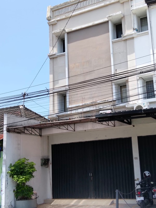 Ruko 3 Furnish Lantai Strategis Lokasi Dekat SD Kanisius Gayam 1, Pakualaman, Yogyakarta