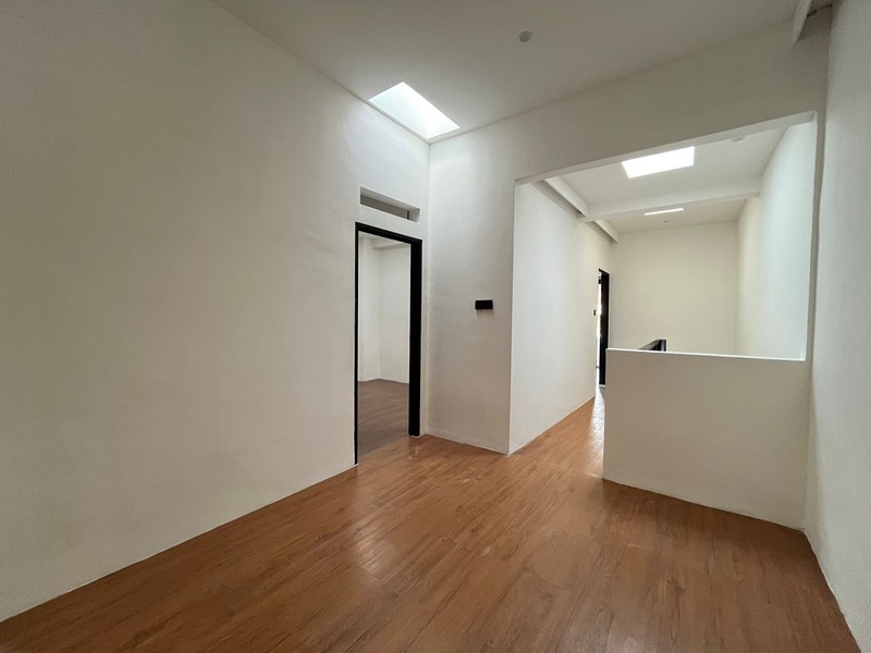 Brand New Rumah Minimalis Siap Huni Dalam Komplek Strategis di Cinere