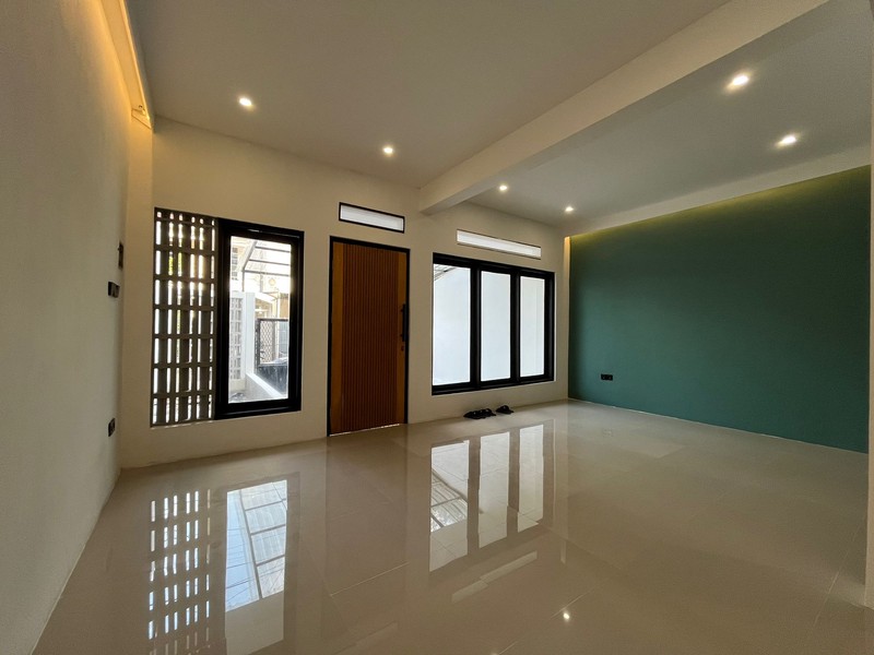 Brand New Rumah Minimalis Siap Huni Dalam Komplek Strategis di Cinere