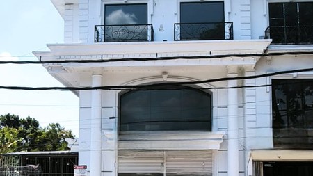 DIJUAL/SEWAKAN CEPAT GEDUNG 3 LANTAI ADA LIFT NOL JALAN RAYA MAYJEND SUNGKONO SURABAYA BARAT