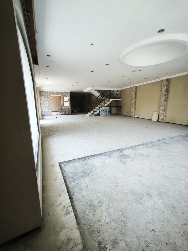 DIJUAL/SEWAKAN CEPAT GEDUNG 3 LANTAI ADA LIFT NOL JALAN RAYA MAYJEND SUNGKONO SURABAYA BARAT