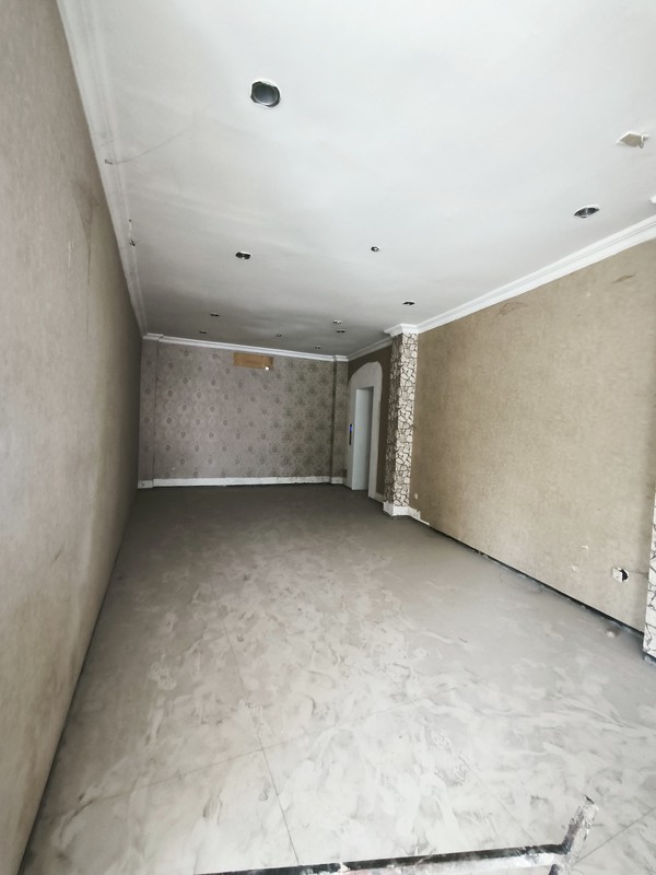 DIJUAL/SEWAKAN CEPAT GEDUNG 3 LANTAI ADA LIFT NOL JALAN RAYA MAYJEND SUNGKONO SURABAYA BARAT