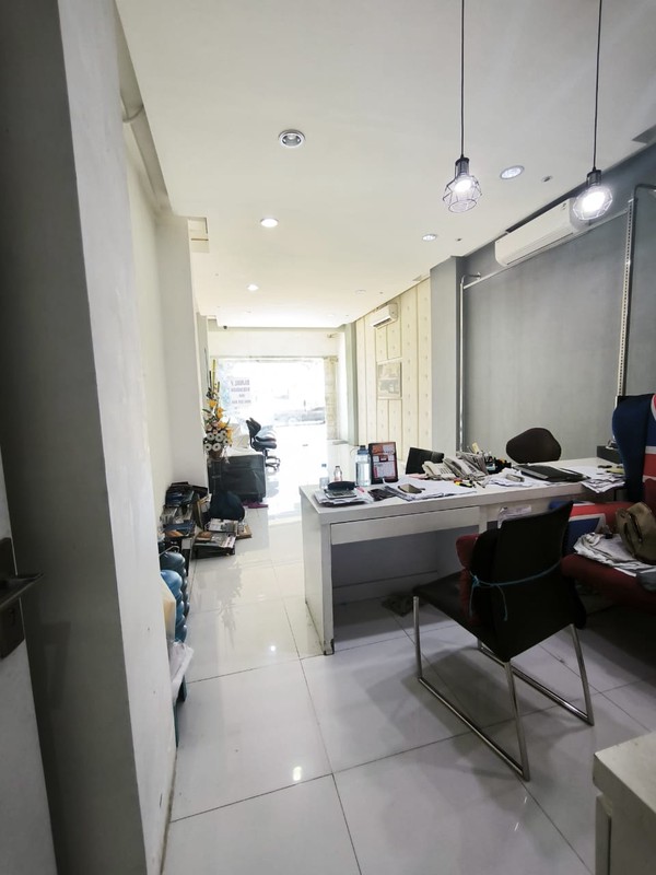 DIJUAL/SEWAKAN CEPAT RUKO 3 LANTAI NOL JALAN RAYA MAYJEND SUNGKONO SURABAYA BARAT