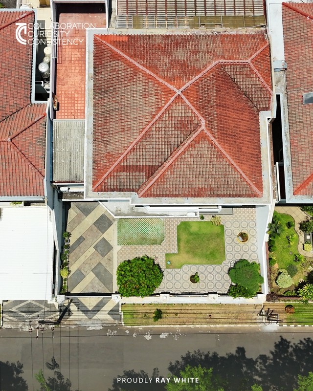 Dijual Rumah Mewah Harga Murah di Darmo Satelit Surabaya - Lokasi Strategis, Fasilitas Lengkap, Siap Huni!