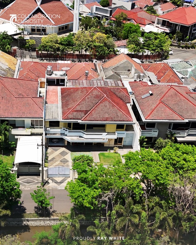 Dijual Rumah Mewah Harga Murah di Darmo Satelit Surabaya - Lokasi Strategis, Fasilitas Lengkap, Siap Huni!