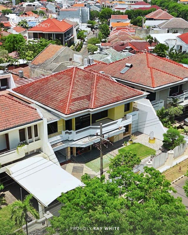 Dijual Rumah Mewah Harga Murah di Darmo Satelit Surabaya - Lokasi Strategis, Fasilitas Lengkap, Siap Huni!