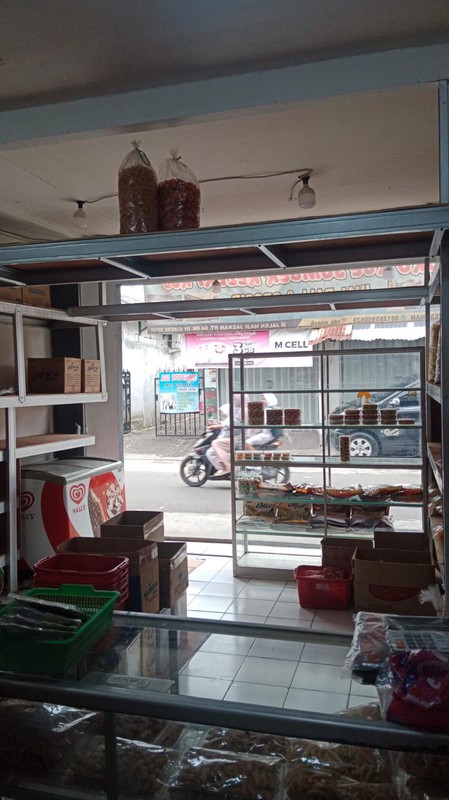 Dijual Toko Lokasi Strategis Cinere
