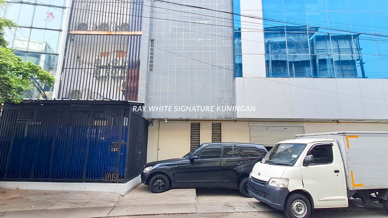 Dijual Ruko Gandeng Zona Komersial 5 Lantai di Jl Hasyim Ashari