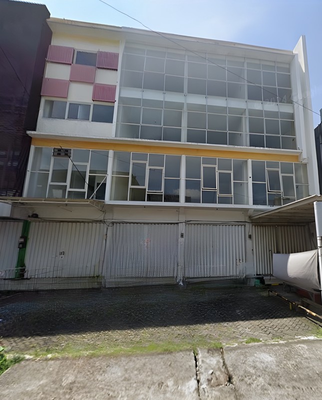Dijual / Sewa  3 Ruko Jalan Embong Kemiri Surabaya (Samping Jalan Embong Cerme)