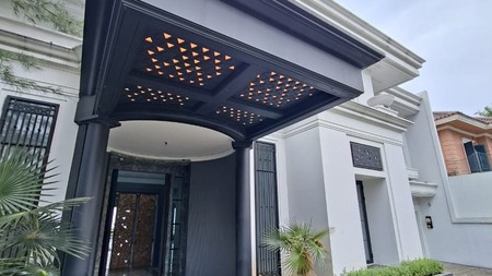 Rumah Mewah siap huni dikawasan Jakarta Selatan