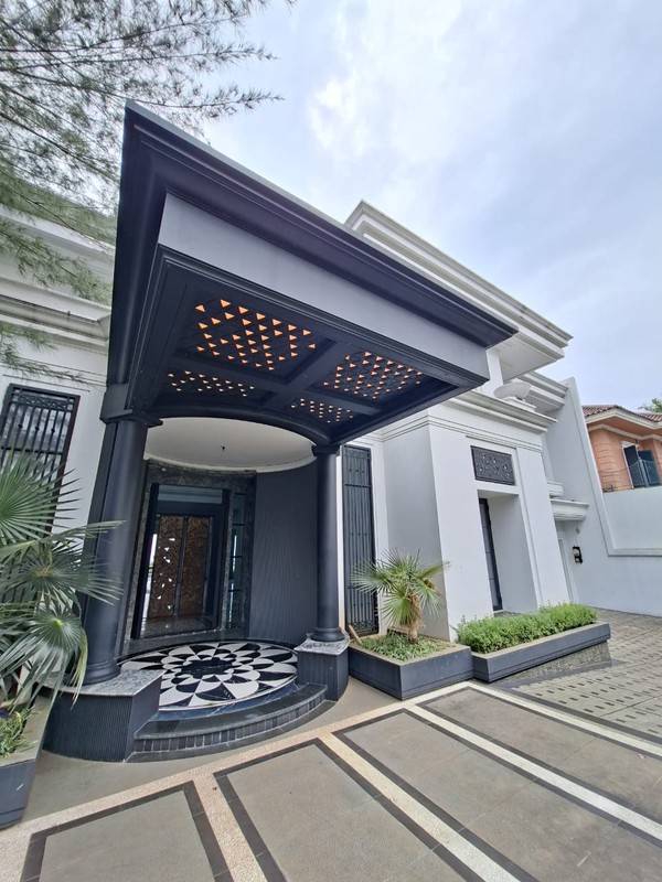 Rumah Mewah siap huni dikawasan Jakarta Selatan